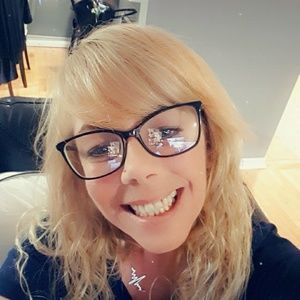 Meet your Posher, Debbie